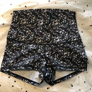 Lululemon high waisted spandex shorts size 4